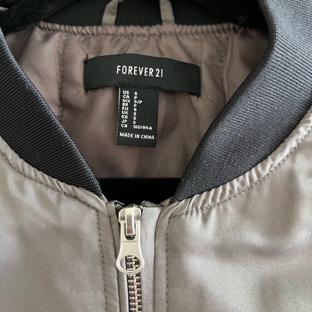 Bomber jacket - Picture 3 of 4